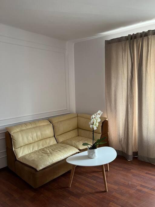 Hidden Gem Apartment In The Center Of The City Брашов Екстериор снимка